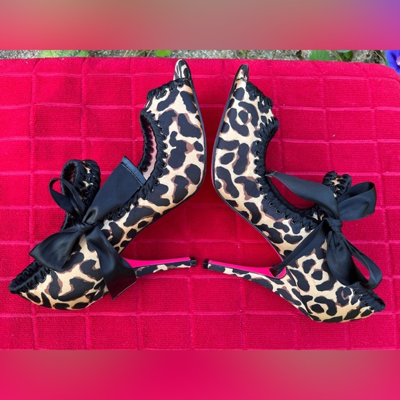 Betsey Johnson Calandra Leopard Print Ribbon Tie High Heel Sandals Size 8.5 NWOB - Picture 4 of 7